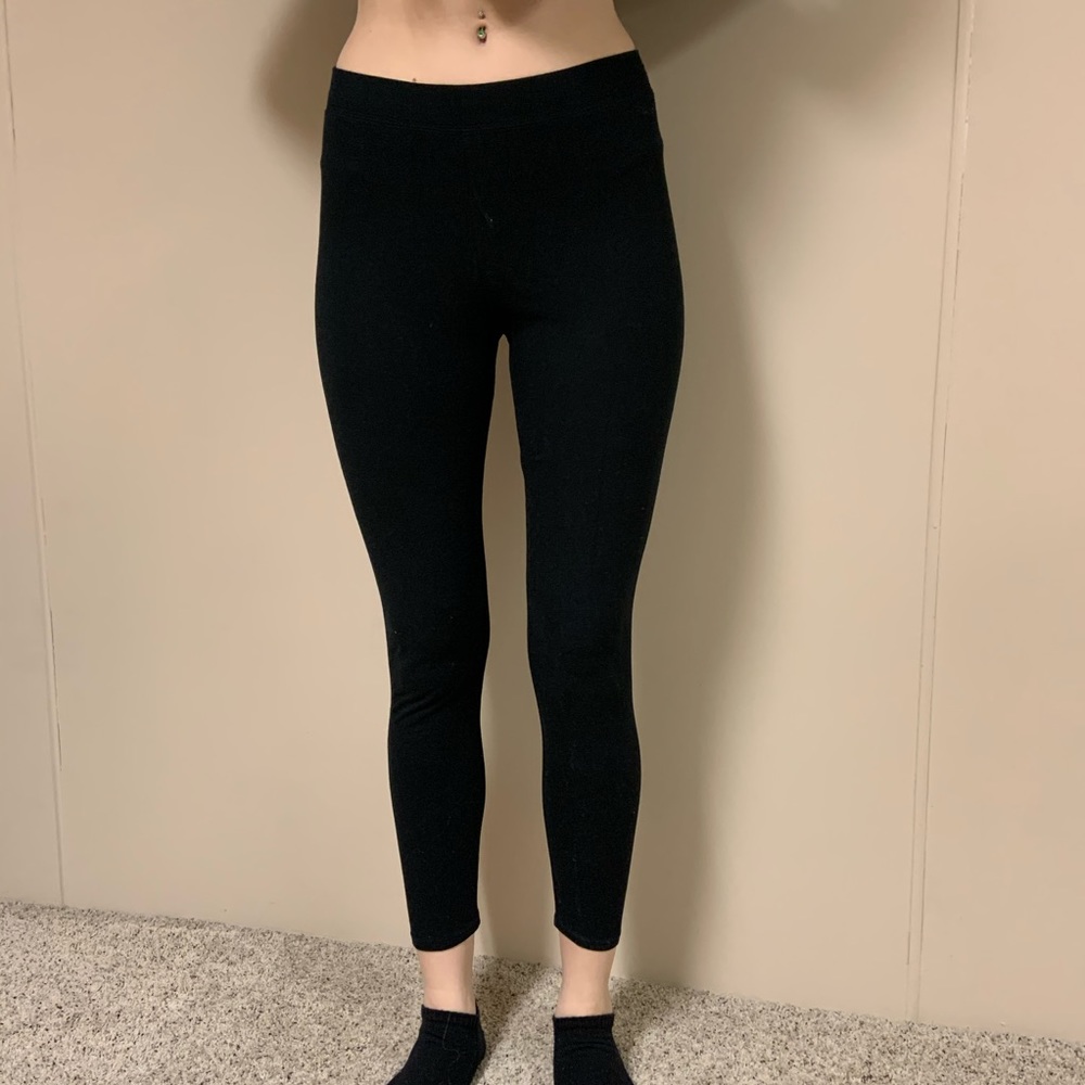 Victoria’s Secret Pink leggings.